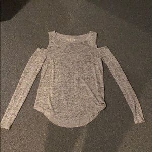 Off the shoulder Hollister top